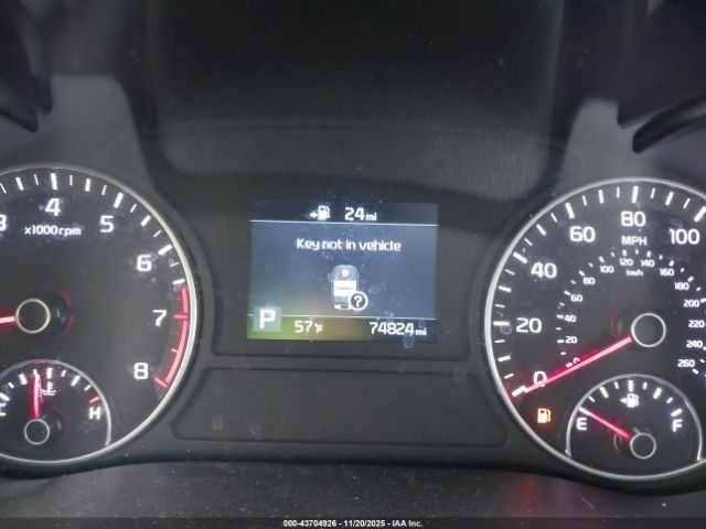 Белый Киа Оптима, объемом двигателя 2.4 л и пробегом 120 тыс. км за 1700 $, фото 13 на Automoto.ua