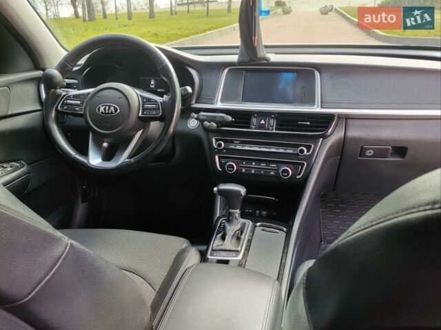Білий Кіа Оптіма, об'ємом двигуна 1.6 л та пробігом 262 тис. км за 13950 $, фото 21 на Automoto.ua