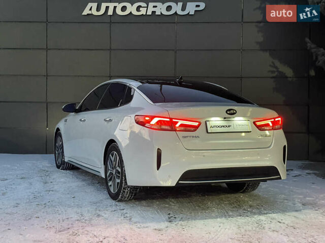 Белый Киа Оптима, объемом двигателя 2 л и пробегом 70 тыс. км за 21800 $, фото 20 на Automoto.ua