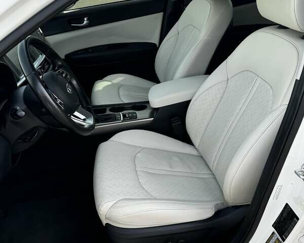 Белый Киа Оптима, объемом двигателя 2 л и пробегом 78 тыс. км за 20900 $, фото 11 на Automoto.ua