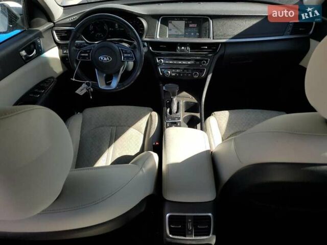 Білий Кіа Оптіма, об'ємом двигуна 2 л та пробігом 54 тис. км за 1900 $, фото 7 на Automoto.ua