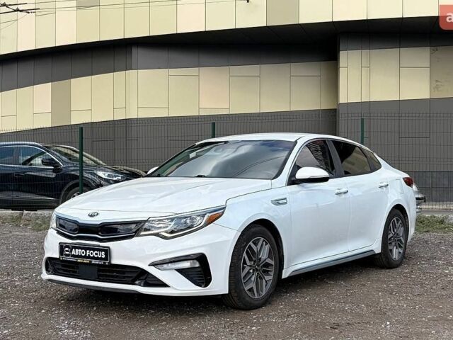 Белый Киа Оптима, объемом двигателя 2 л и пробегом 163 тыс. км за 17490 $, фото 3 на Automoto.ua
