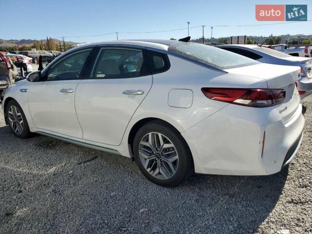 Білий Кіа Оптіма, об'ємом двигуна 2 л та пробігом 54 тис. км за 1900 $, фото 1 на Automoto.ua