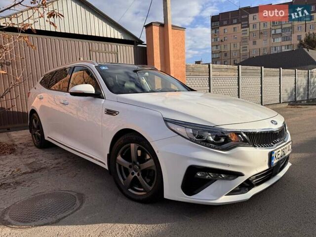Білий Кіа Оптіма, об'ємом двигуна 1.6 л та пробігом 189 тис. км за 16500 $, фото 3 на Automoto.ua