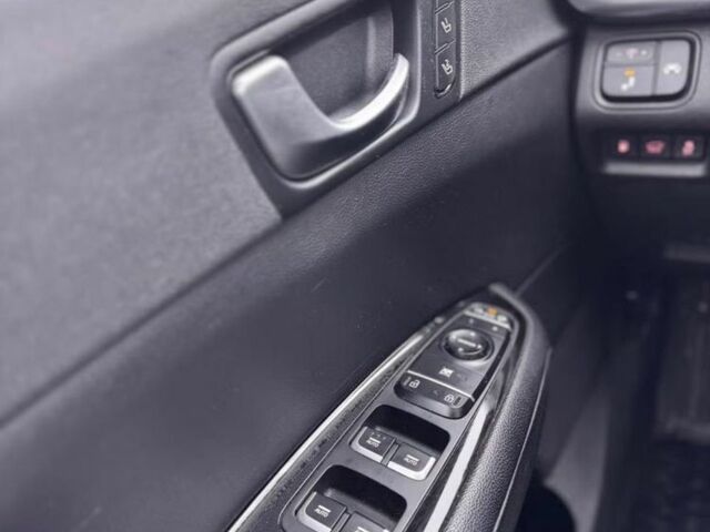 Білий Кіа Оптіма, об'ємом двигуна 0 л та пробігом 124 тис. км за 17200 $, фото 11 на Automoto.ua