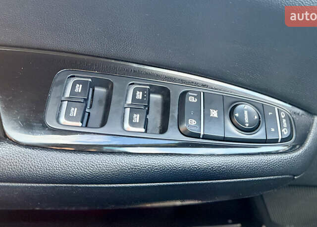 Белый Киа Оптима, объемом двигателя 1.6 л и пробегом 195 тыс. км за 15555 $, фото 21 на Automoto.ua