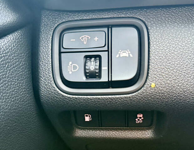 Белый Киа Оптима, объемом двигателя 1.6 л и пробегом 190 тыс. км за 16500 $, фото 21 на Automoto.ua