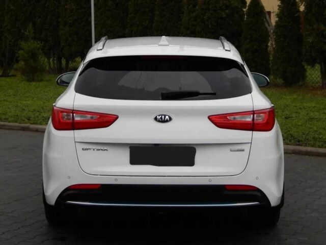 Білий Кіа Оптіма, об'ємом двигуна 0 л та пробігом 158 тис. км за 9999 $, фото 4 на Automoto.ua