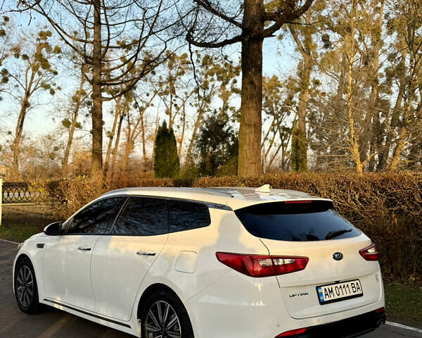 Белый Киа Оптима, объемом двигателя 1.6 л и пробегом 190 тыс. км за 16500 $, фото 3 на Automoto.ua
