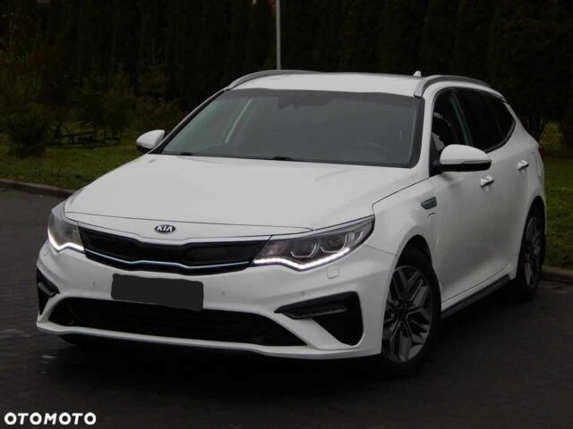 Білий Кіа Оптіма, об'ємом двигуна 0 л та пробігом 158 тис. км за 9999 $, фото 1 на Automoto.ua