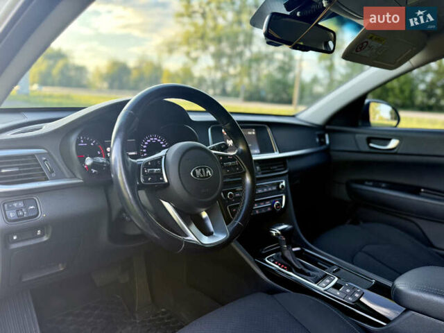 Белый Киа Оптима, объемом двигателя 1.6 л и пробегом 195 тыс. км за 15555 $, фото 16 на Automoto.ua