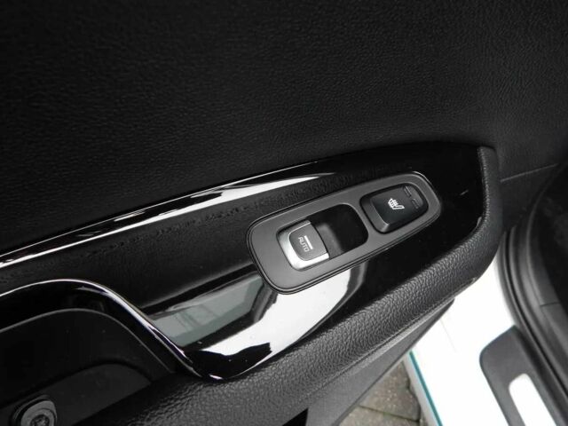 Білий Кіа Оптіма, об'ємом двигуна 0 л та пробігом 158 тис. км за 9999 $, фото 14 на Automoto.ua