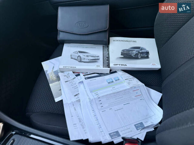 Белый Киа Оптима, объемом двигателя 1.6 л и пробегом 190 тыс. км за 16500 $, фото 13 на Automoto.ua