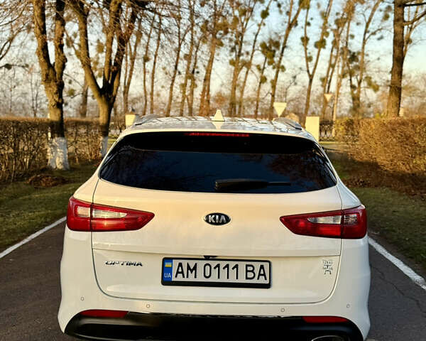 Белый Киа Оптима, объемом двигателя 1.6 л и пробегом 195 тыс. км за 15555 $, фото 4 на Automoto.ua