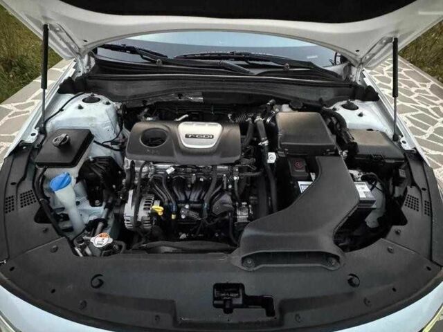 Белый Киа Оптима, объемом двигателя 1.6 л и пробегом 35 тыс. км за 8800 $, фото 8 на Automoto.ua