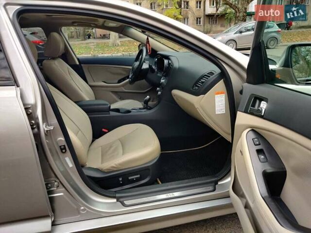 Бежевий Кіа Оптіма, об'ємом двигуна 2.36 л та пробігом 168 тис. км за 9700 $, фото 9 на Automoto.ua