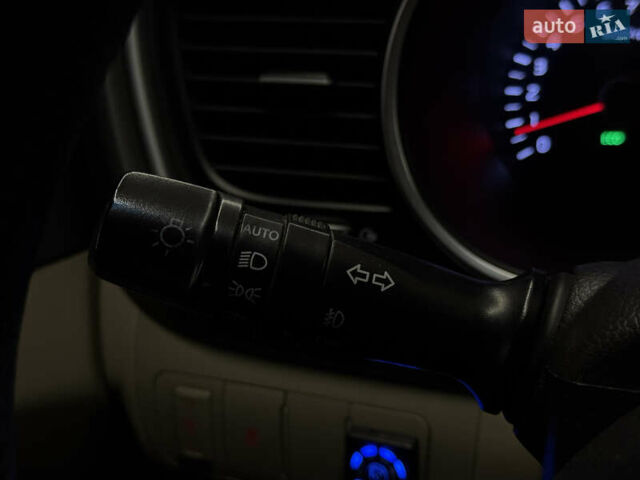 Бежевый Киа Оптима, объемом двигателя 2.36 л и пробегом 209 тыс. км за 9999 $, фото 22 на Automoto.ua