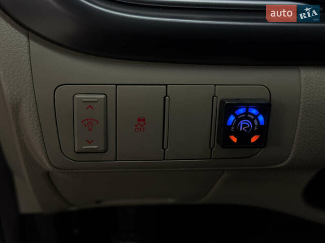 Бежевый Киа Оптима, объемом двигателя 2.36 л и пробегом 209 тыс. км за 9999 $, фото 26 на Automoto.ua