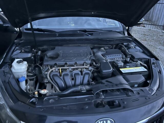 Черный Киа Оптима, объемом двигателя 2 л и пробегом 138 тыс. км за 9100 $, фото 5 на Automoto.ua