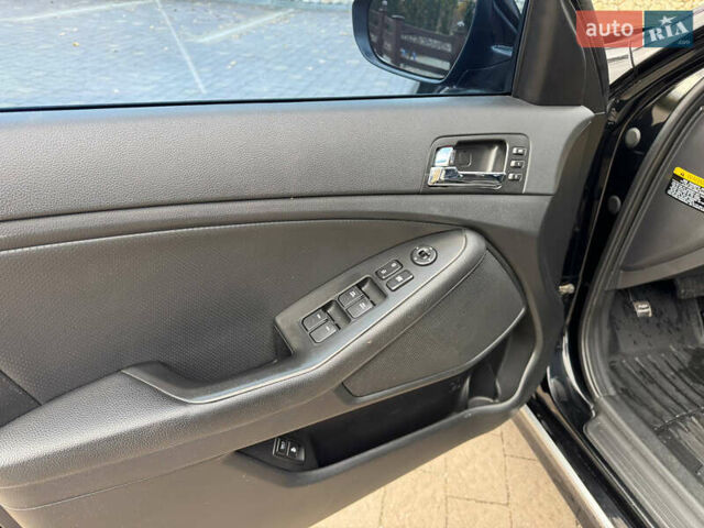 Черный Киа Оптима, объемом двигателя 2.36 л и пробегом 163 тыс. км за 8500 $, фото 16 на Automoto.ua