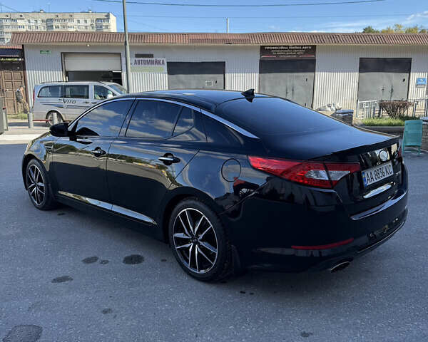 Чорний Кіа Оптіма, об'ємом двигуна 2 л та пробігом 112 тис. км за 8700 $, фото 4 на Automoto.ua