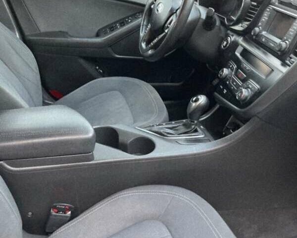 Чорний Кіа Оптіма, об'ємом двигуна 2.4 л та пробігом 256 тис. км за 8300 $, фото 5 на Automoto.ua