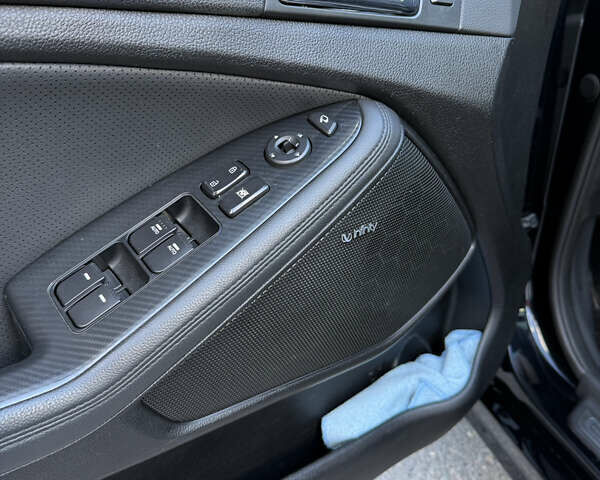 Чорний Кіа Оптіма, об'ємом двигуна 2 л та пробігом 112 тис. км за 8700 $, фото 9 на Automoto.ua