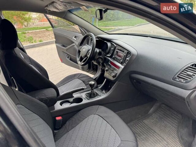 Чорний Кіа Оптіма, об'ємом двигуна 2 л та пробігом 155 тис. км за 9999 $, фото 3 на Automoto.ua