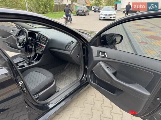 Чорний Кіа Оптіма, об'ємом двигуна 2 л та пробігом 155 тис. км за 9999 $, фото 1 на Automoto.ua
