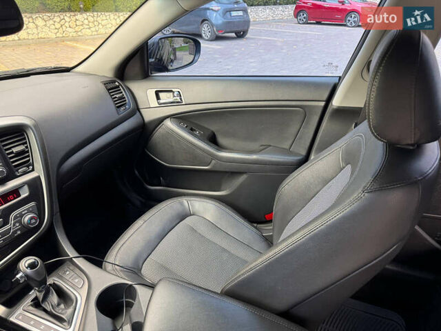 Черный Киа Оптима, объемом двигателя 2.36 л и пробегом 163 тыс. км за 8500 $, фото 13 на Automoto.ua