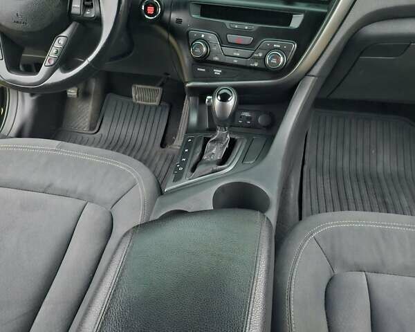 Чорний Кіа Оптіма, об'ємом двигуна 2.4 л та пробігом 256 тис. км за 8300 $, фото 6 на Automoto.ua