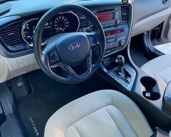 Черный Киа Оптима, объемом двигателя 2.36 л и пробегом 260 тыс. км за 7700 $, фото 16 на Automoto.ua