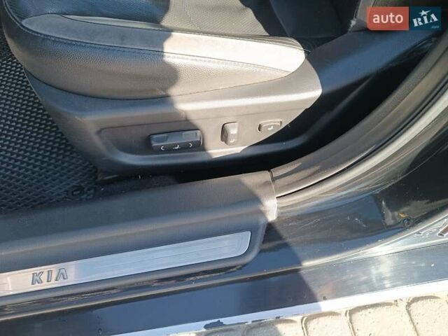 Чорний Кіа Оптіма, об'ємом двигуна 2.36 л та пробігом 409 тис. км за 7200 $, фото 21 на Automoto.ua
