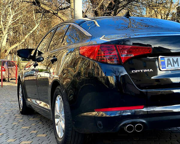 Чорний Кіа Оптіма, об'ємом двигуна 2.4 л та пробігом 246 тис. км за 8200 $, фото 3 на Automoto.ua