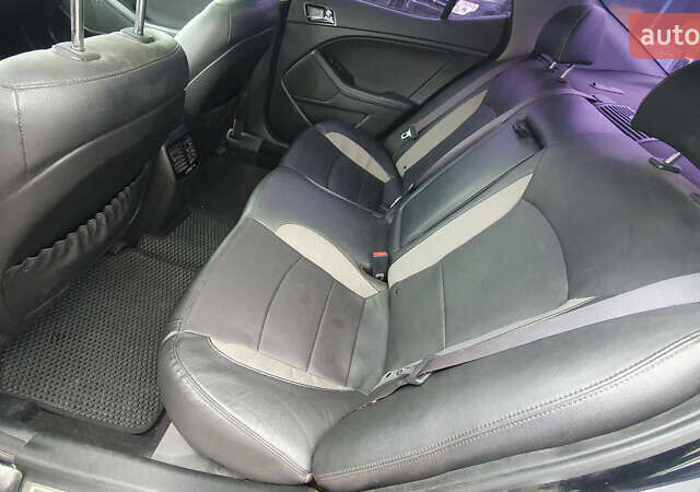 Черный Киа Оптима, объемом двигателя 2.36 л и пробегом 300 тыс. км за 7400 $, фото 7 на Automoto.ua