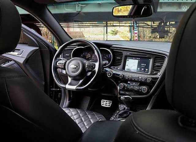 Черный Киа Оптима, объемом двигателя 2 л и пробегом 74 тыс. км за 5800 $, фото 12 на Automoto.ua