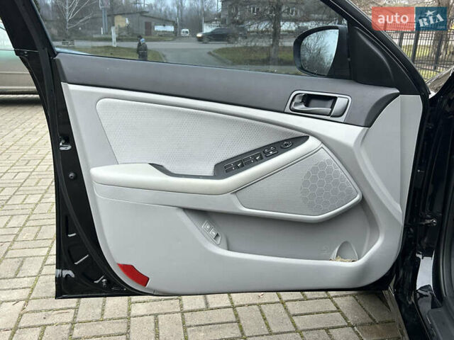 Черный Киа Оптима, объемом двигателя 2.4 л и пробегом 163 тыс. км за 8150 $, фото 16 на Automoto.ua