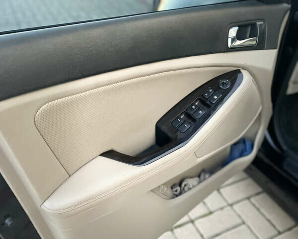 Чорний Кіа Оптіма, об'ємом двигуна 2.36 л та пробігом 186 тис. км за 9700 $, фото 10 на Automoto.ua