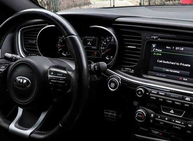 Черный Киа Оптима, объемом двигателя 2 л и пробегом 74 тыс. км за 5800 $, фото 10 на Automoto.ua