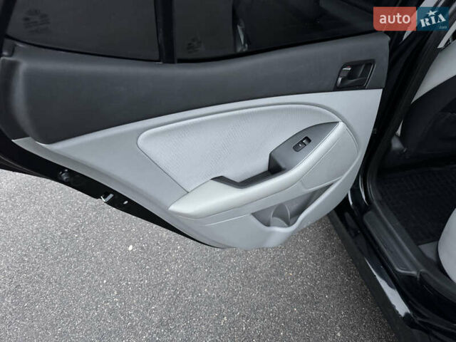 Черный Киа Оптима, объемом двигателя 2.36 л и пробегом 183 тыс. км за 8750 $, фото 27 на Automoto.ua