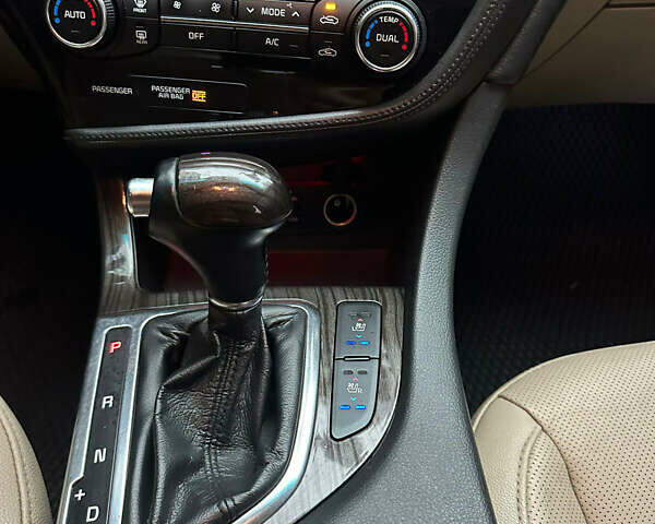 Черный Киа Оптима, объемом двигателя 2.4 л и пробегом 150 тыс. км за 9700 $, фото 17 на Automoto.ua