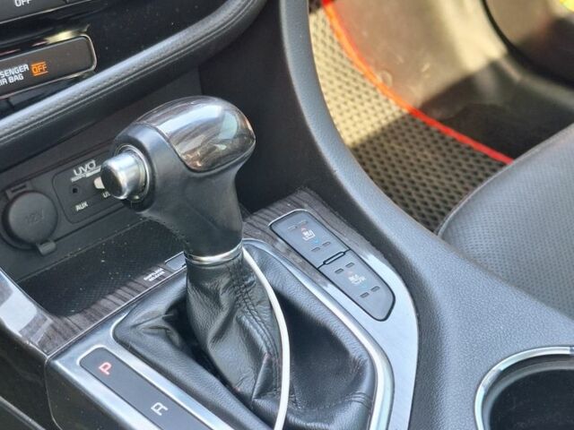 Черный Киа Оптима, объемом двигателя 2.4 л и пробегом 175 тыс. км за 10300 $, фото 9 на Automoto.ua