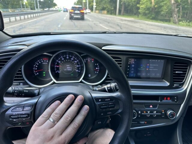 Чорний Кіа Оптіма, об'ємом двигуна 2.4 л та пробігом 135 тис. км за 10500 $, фото 5 на Automoto.ua