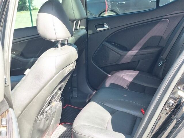 Черный Киа Оптима, объемом двигателя 2.4 л и пробегом 175 тыс. км за 10300 $, фото 10 на Automoto.ua