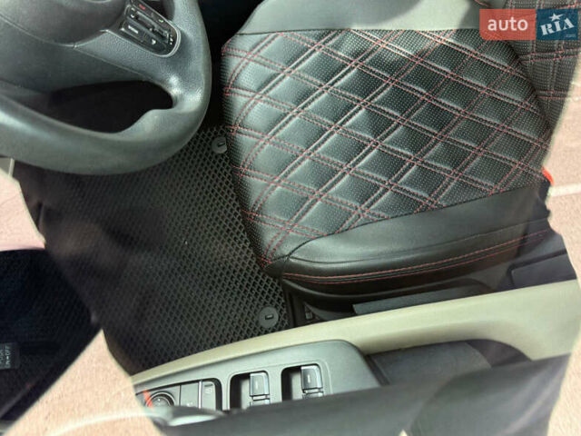 Чорний Кіа Оптіма, об'ємом двигуна 2.36 л та пробігом 98 тис. км за 10700 $, фото 6 на Automoto.ua