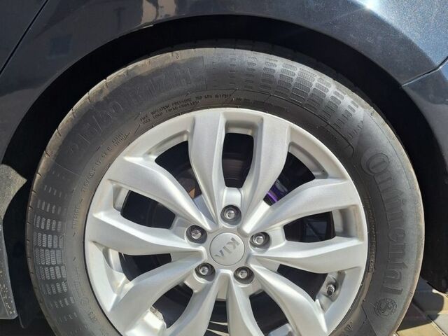 Черный Киа Оптима, объемом двигателя 2.4 л и пробегом 175 тыс. км за 10300 $, фото 17 на Automoto.ua