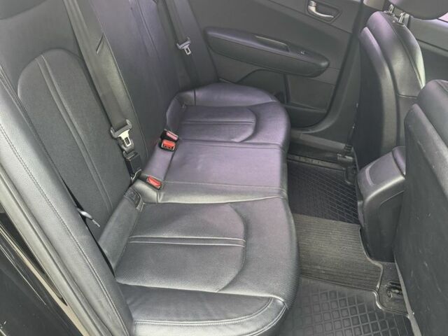 Черный Киа Оптима, объемом двигателя 2 л и пробегом 318 тыс. км за 10800 $, фото 8 на Automoto.ua