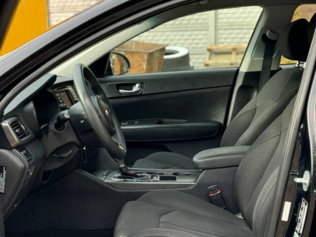 Черный Киа Оптима, объемом двигателя 0 л и пробегом 200 тыс. км за 9800 $, фото 1 на Automoto.ua