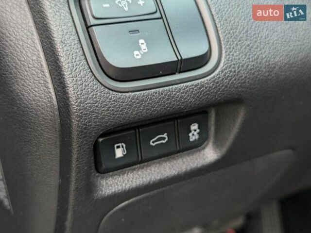 Чорний Кіа Оптіма, об'ємом двигуна 2.36 л та пробігом 150 тис. км за 12499 $, фото 28 на Automoto.ua