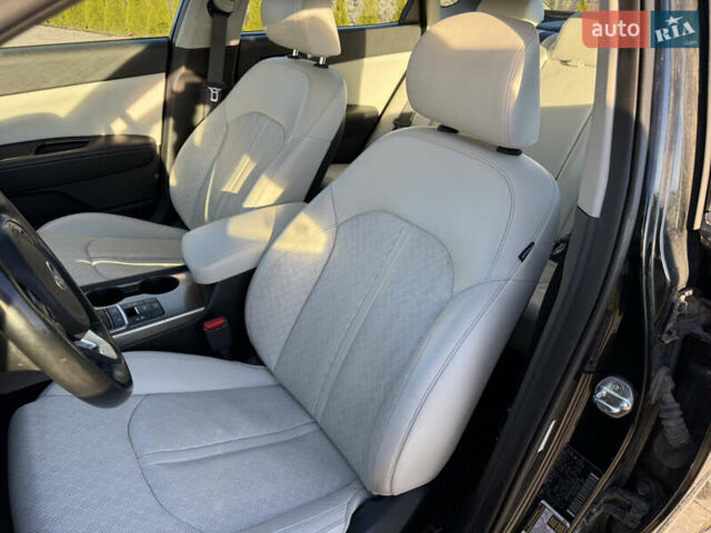 Чорний Кіа Оптіма, об'ємом двигуна 2 л та пробігом 118 тис. км за 16300 $, фото 7 на Automoto.ua